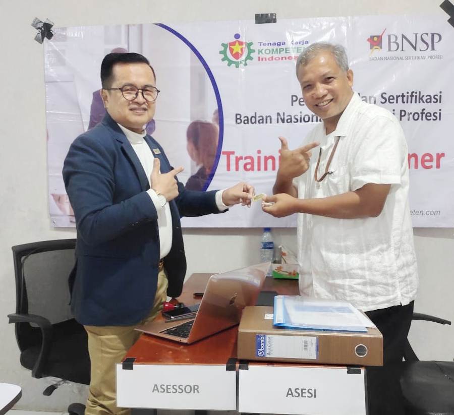 Direktur LSP Instruktur Tutup Training For Trainer Master Trainer PT