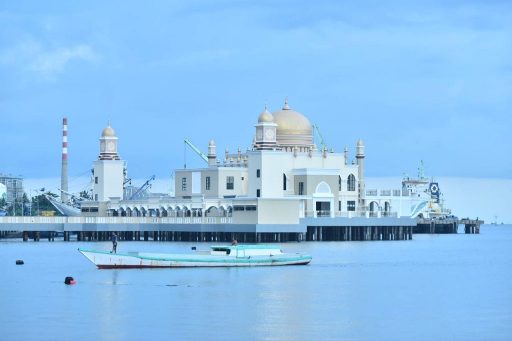 masjid terapung bontang