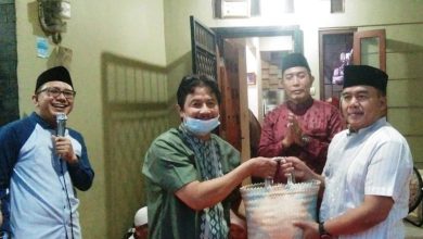 Kompleks samara bagikan sembako ramadhan-tenaga kerja kompeten indonesia